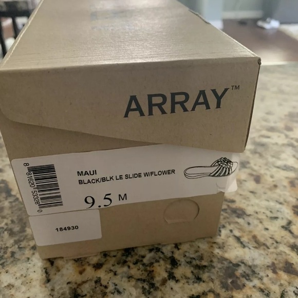 Array new in box shoes size 9.5 - Picture 4 of 10
